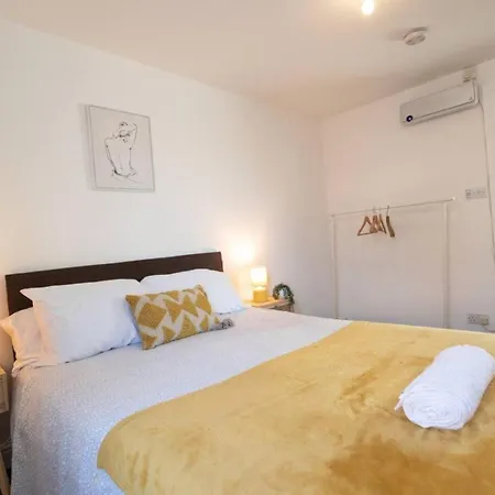 Flat 3 Sunnyside Contractor Long By Shortstayuk *