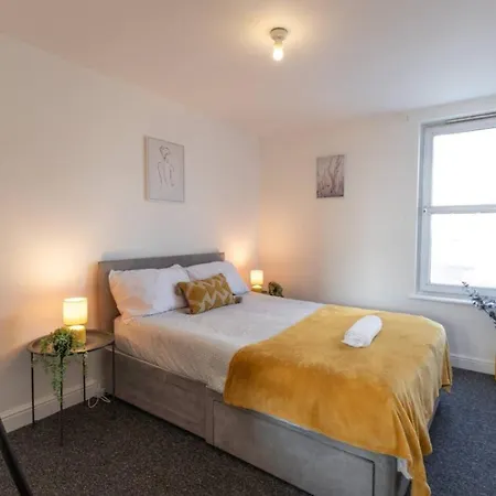 Apartament Flat 3 Sunnyside Contractor Long By Shortstayuk *