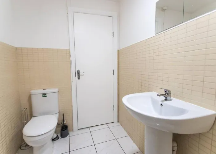 Flat 3 Sunnyside Contractor Long By Shortstayuk