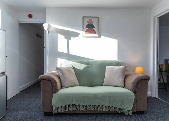 Flat 3 Sunnyside Contractor Long By Shortstayuk Bristol