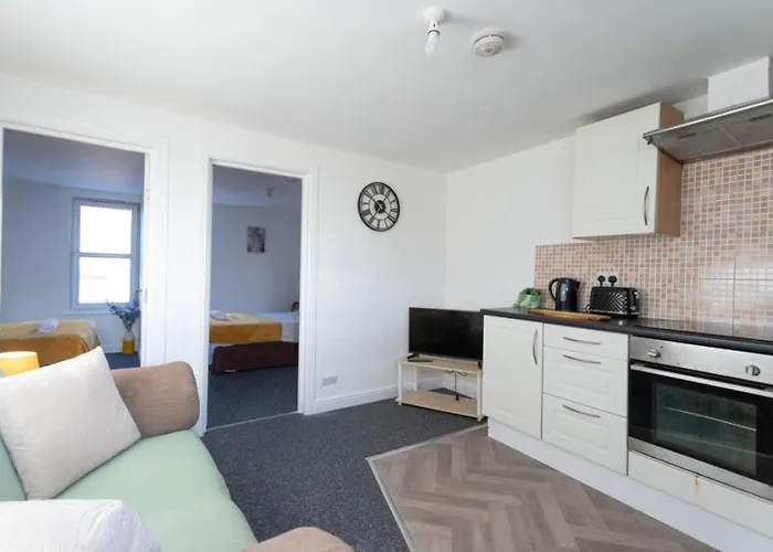 Flat 3 Sunnyside Contractor Long By Shortstayuk